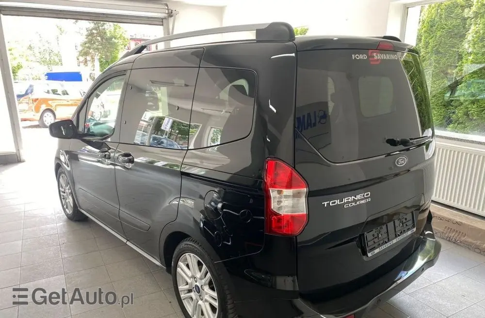 FORD Tourneo Courier 