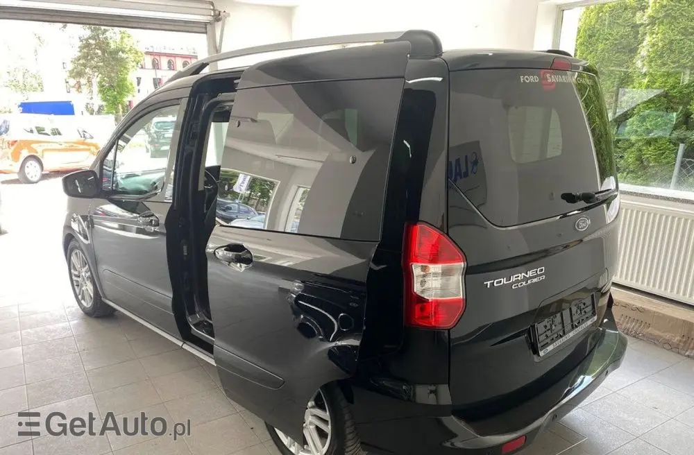 FORD Tourneo Courier 