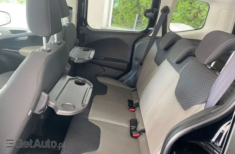 FORD Tourneo Courier 