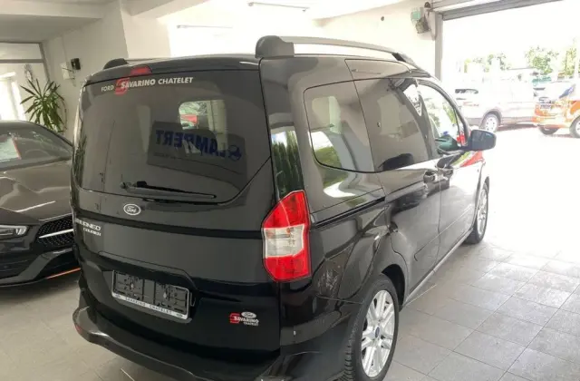 FORD Tourneo Courier 