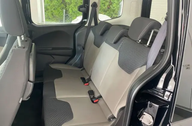 FORD Tourneo Courier 