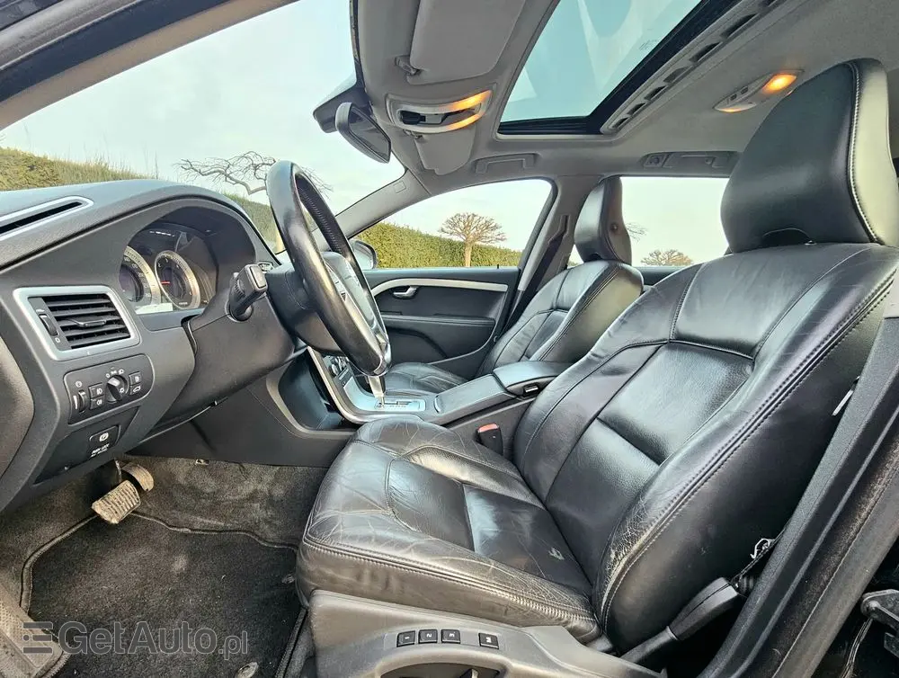 VOLVO V70 D5 Summum