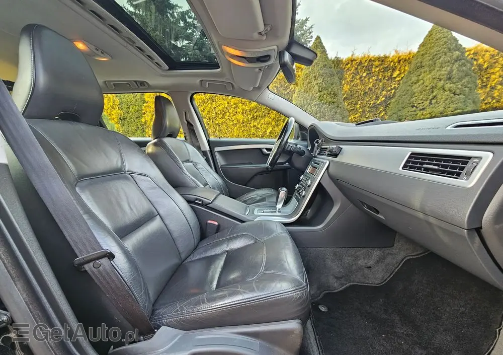 VOLVO V70 D5 Summum