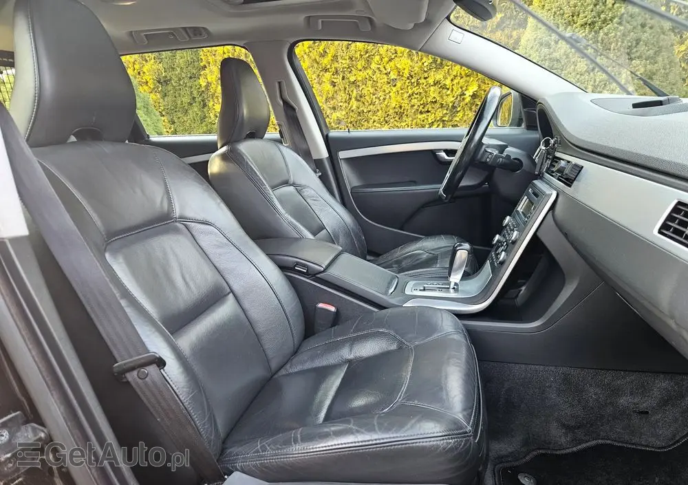 VOLVO V70 D5 Summum