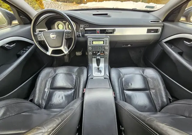 VOLVO V70 D5 Summum