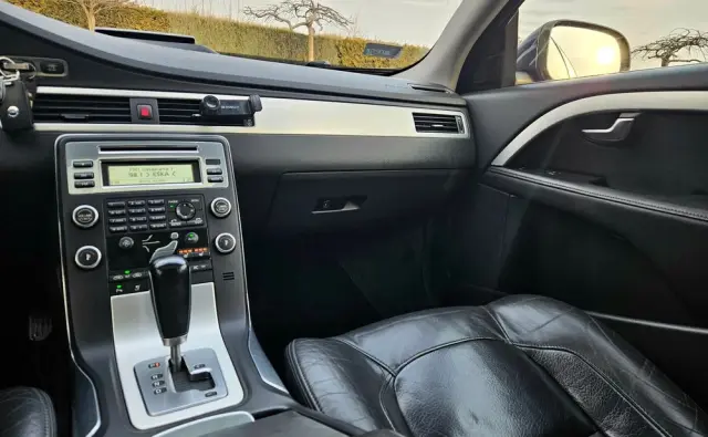 VOLVO V70 D5 Summum