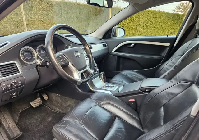 VOLVO V70 D5 Summum