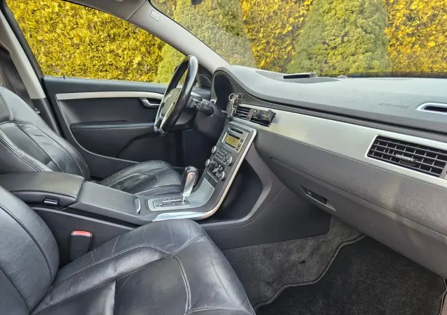 VOLVO V70 D5 Summum