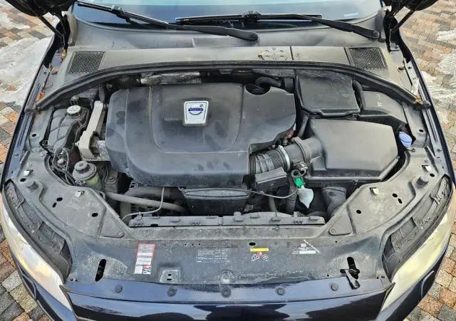 VOLVO V70 D5 Summum