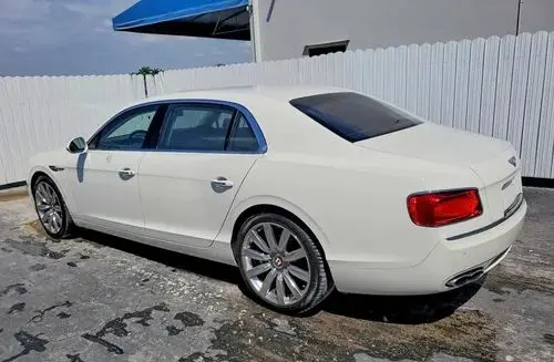 BENTLEY Flying Spur 
