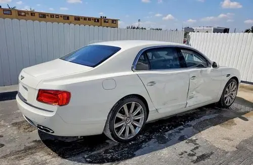 BENTLEY Flying Spur 