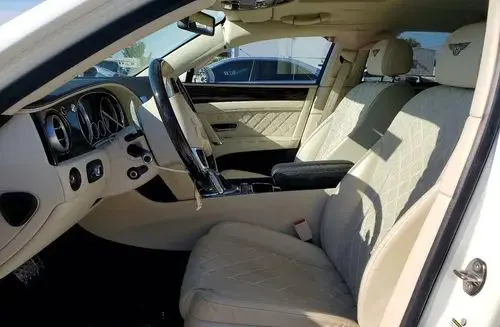 BENTLEY Flying Spur 