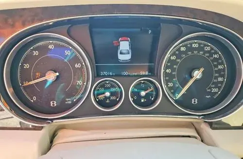 BENTLEY Flying Spur 