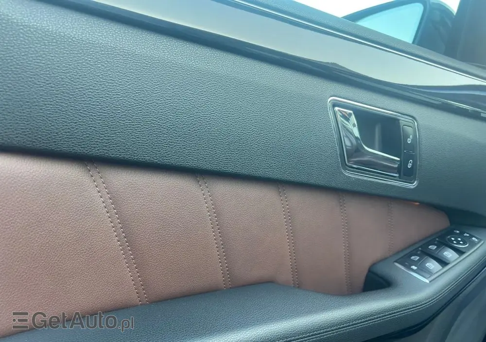MERCEDES-BENZ Klasa E 350 CDI DPF 4Matic BlueEFFICIENCY 7G-TRONIC
