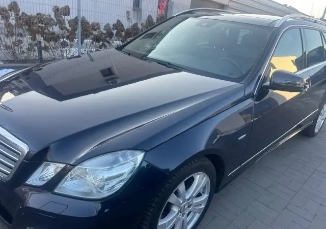 MERCEDES-BENZ Klasa E 350 CDI DPF 4Matic BlueEFFICIENCY 7G-TRONIC