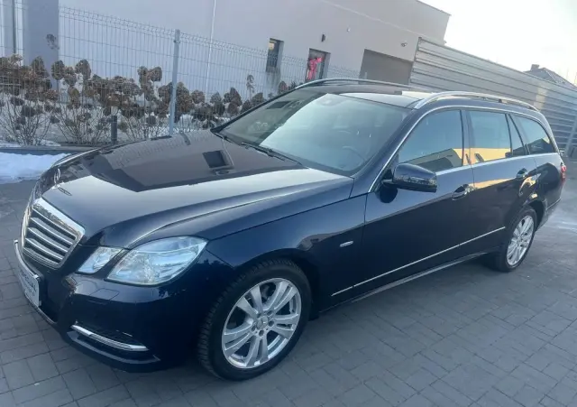 MERCEDES-BENZ Klasa E 350 CDI DPF 4Matic BlueEFFICIENCY 7G-TRONIC