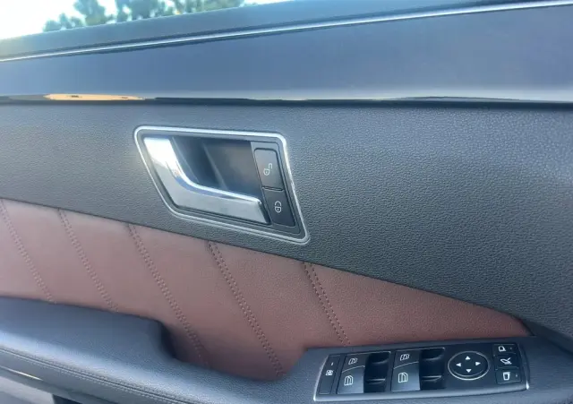 MERCEDES-BENZ Klasa E 350 CDI DPF 4Matic BlueEFFICIENCY 7G-TRONIC