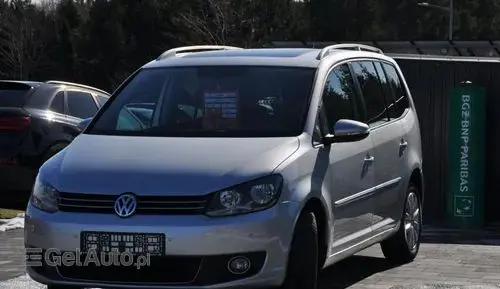 VOLKSWAGEN Touran 