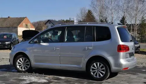VOLKSWAGEN Touran 