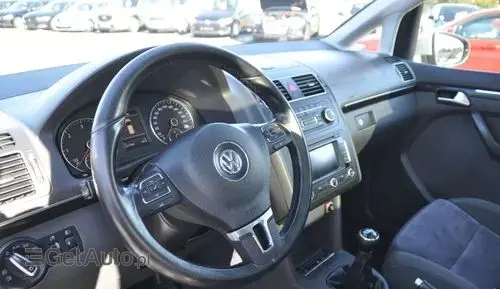 VOLKSWAGEN Touran 