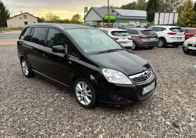OPEL Zafira 1.8 Design Edition