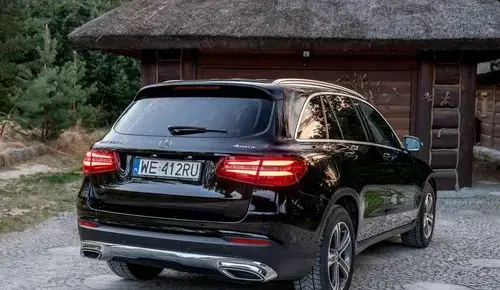 MERCEDES-BENZ GLC 