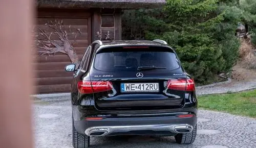 MERCEDES-BENZ GLC 