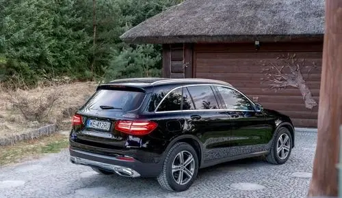 MERCEDES-BENZ GLC 
