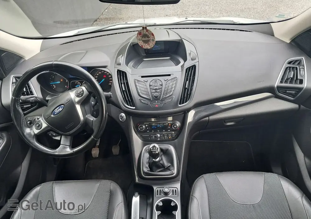 FORD Kuga 2.0 TDCi 2x4 Titanium