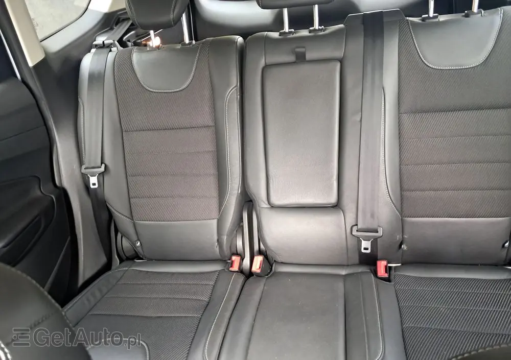 FORD Kuga 2.0 TDCi 2x4 Titanium