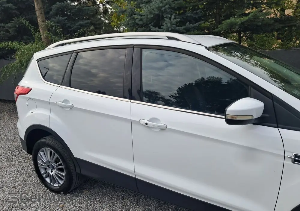 FORD Kuga 2.0 TDCi 2x4 Titanium