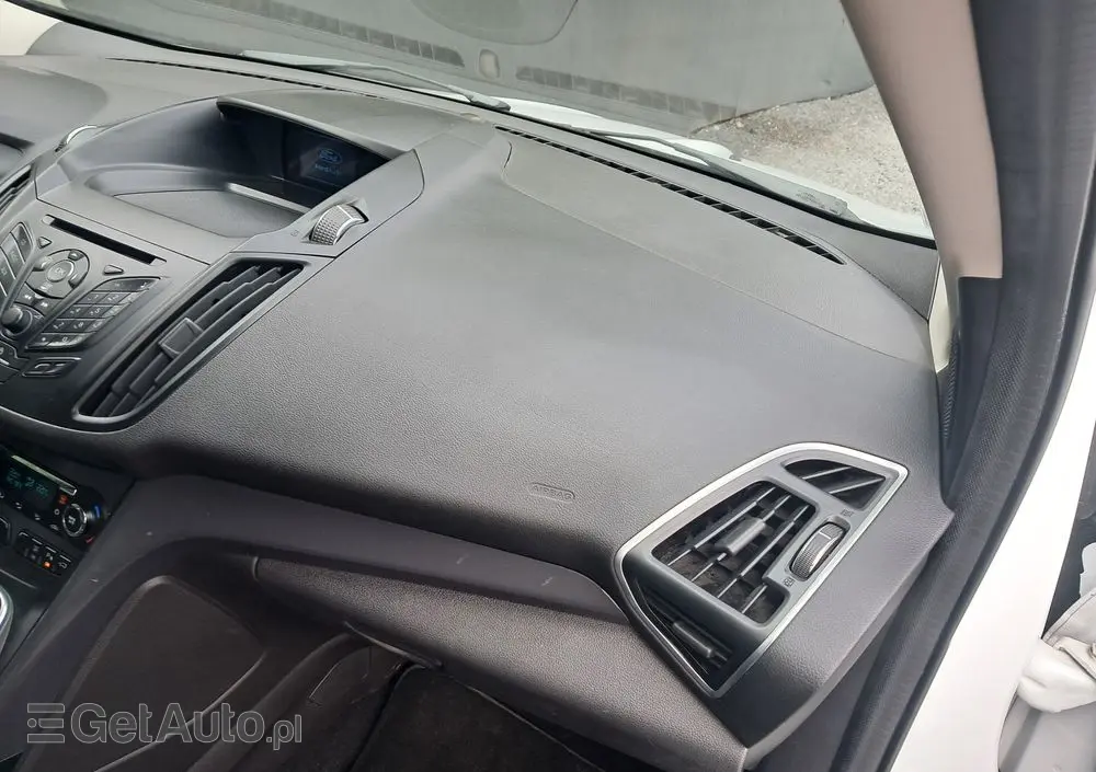 FORD Kuga 2.0 TDCi 2x4 Titanium