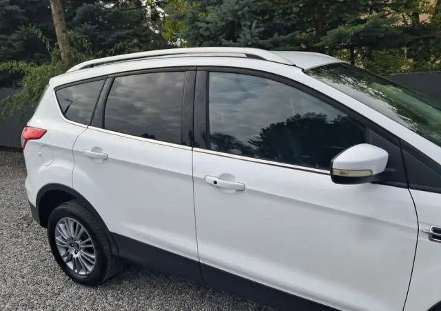 FORD Kuga 2.0 TDCi 2x4 Titanium