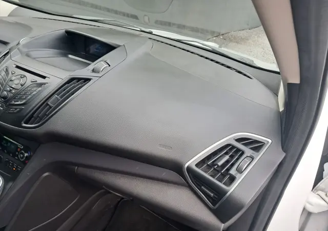 FORD Kuga 2.0 TDCi 2x4 Titanium