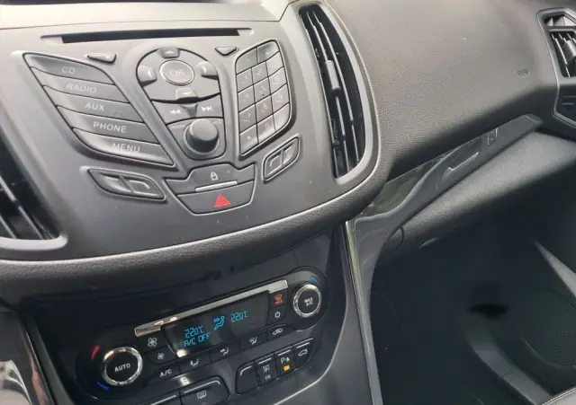 FORD Kuga 2.0 TDCi 2x4 Titanium