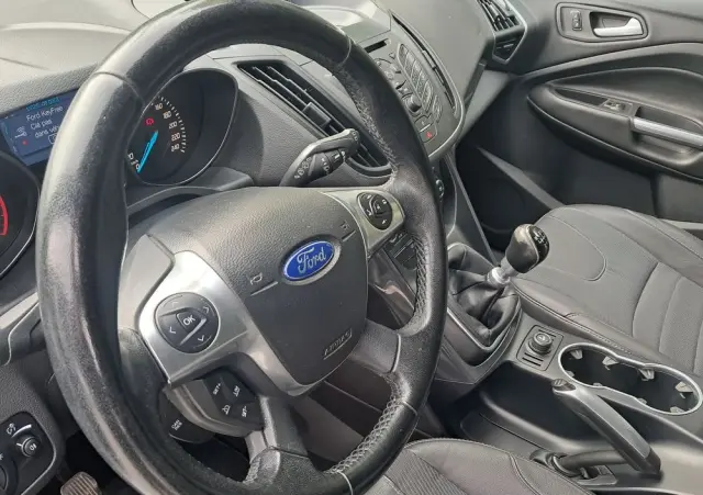 FORD Kuga 2.0 TDCi 2x4 Titanium