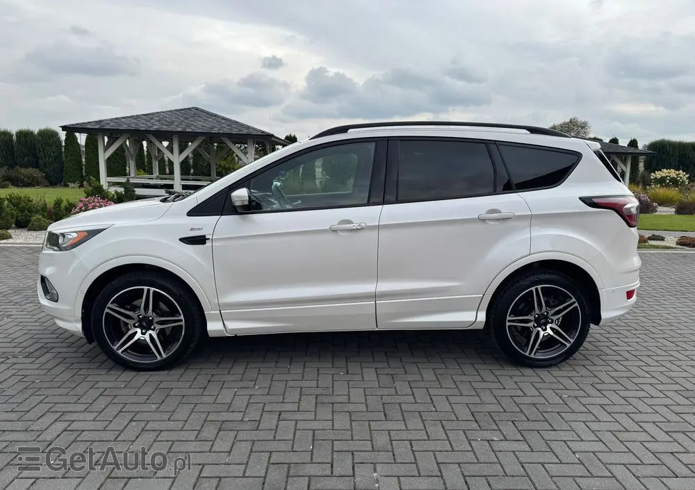 FORD Kuga 2.0 TDCi 2x4 ST-Line