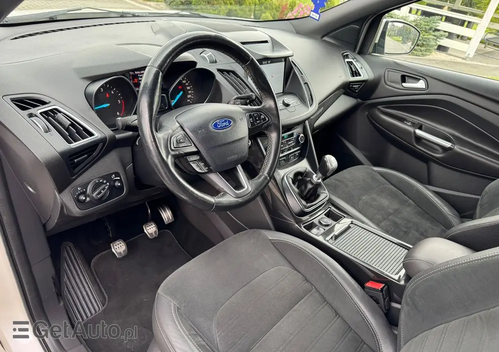 FORD Kuga 2.0 TDCi 2x4 ST-Line