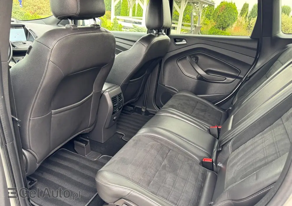 FORD Kuga 2.0 TDCi 2x4 ST-Line