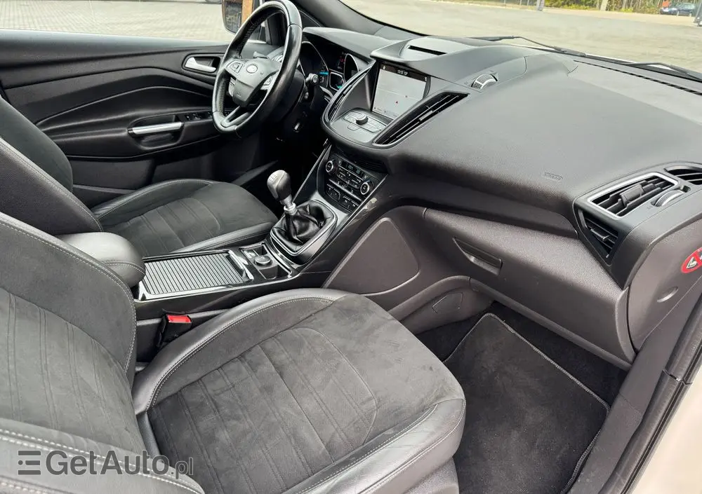 FORD Kuga 2.0 TDCi 2x4 ST-Line