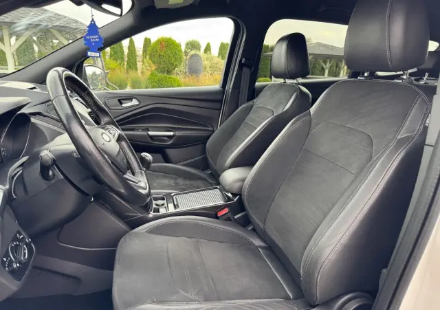 FORD Kuga 2.0 TDCi 2x4 ST-Line