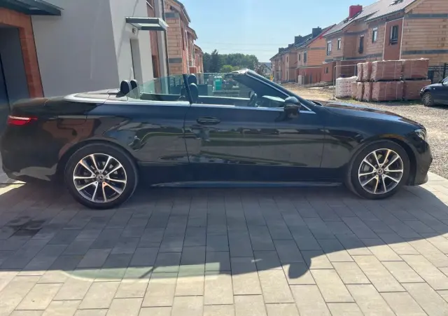 MERCEDES-BENZ Klasa E 200 4Matic 9G-TRONIC AMG Line