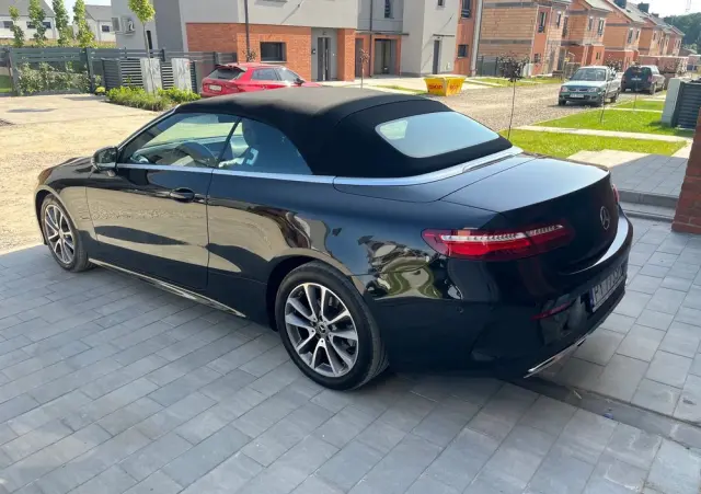 MERCEDES-BENZ Klasa E 200 4Matic 9G-TRONIC AMG Line