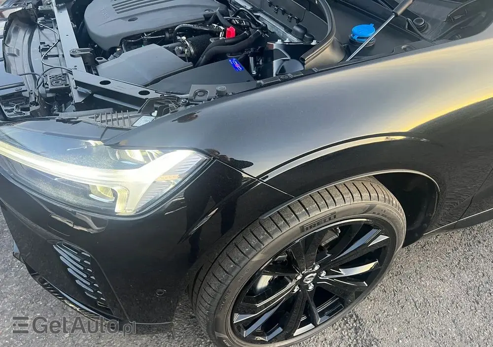 VOLVO XC 60 B5 B AWD Ultra Black Edition