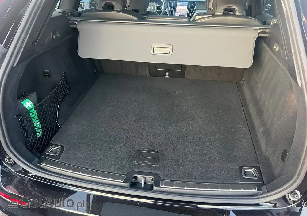 VOLVO XC 60 B5 B AWD Ultra Black Edition