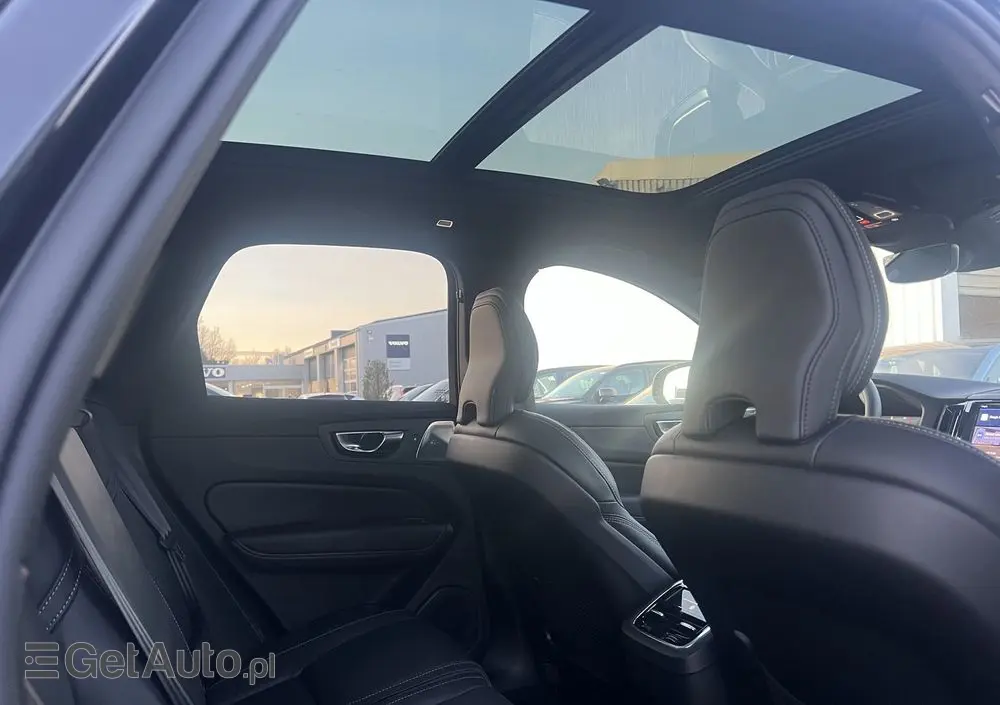 VOLVO XC 60 B5 B AWD Ultra Black Edition