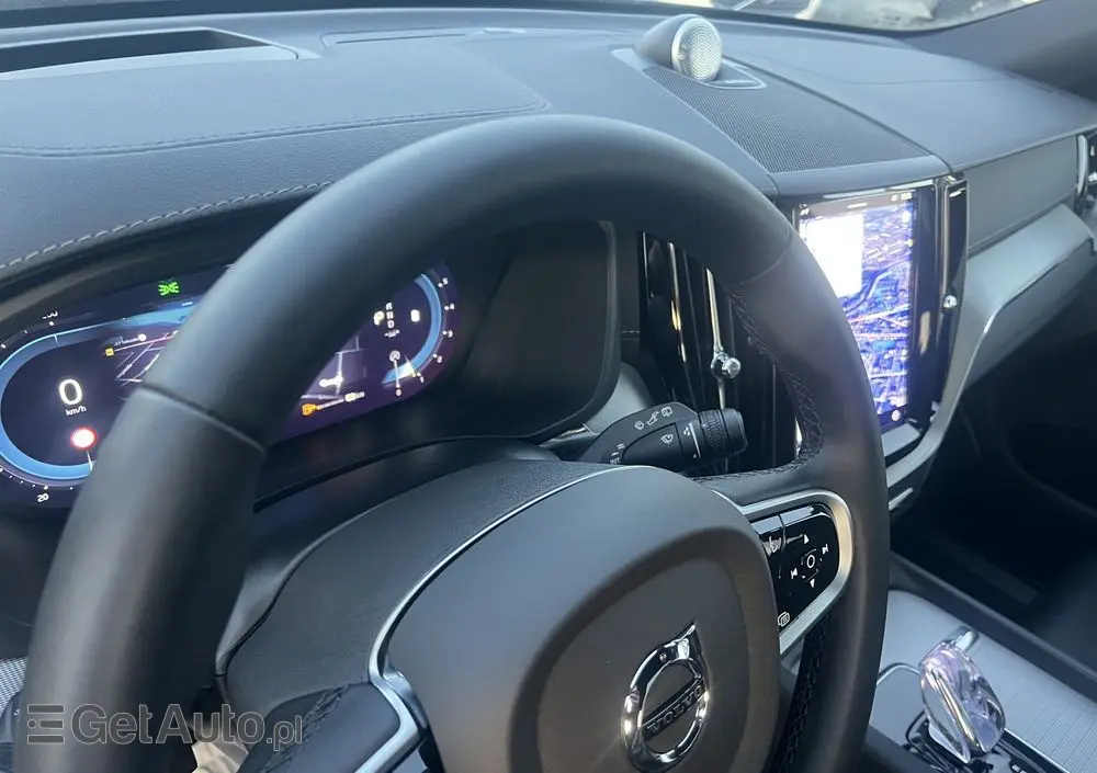 VOLVO XC 60 B5 B AWD Ultra Black Edition