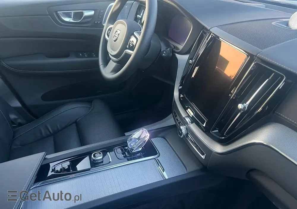 VOLVO XC 60 B5 B AWD Ultra Black Edition