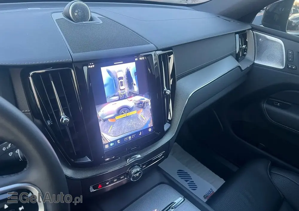 VOLVO XC 60 B5 B AWD Ultra Black Edition