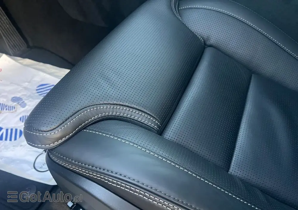 VOLVO XC 60 B5 B AWD Ultra Black Edition